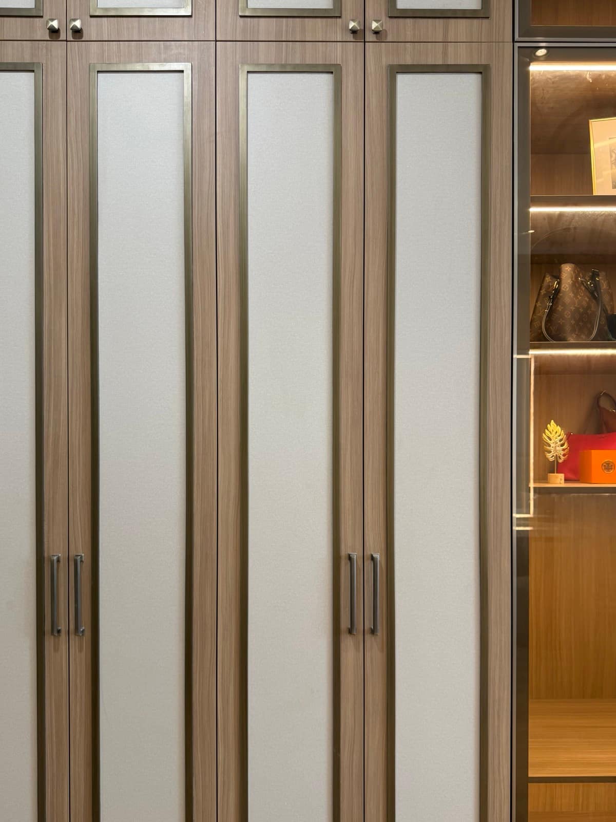 Buaran interior photograph 4