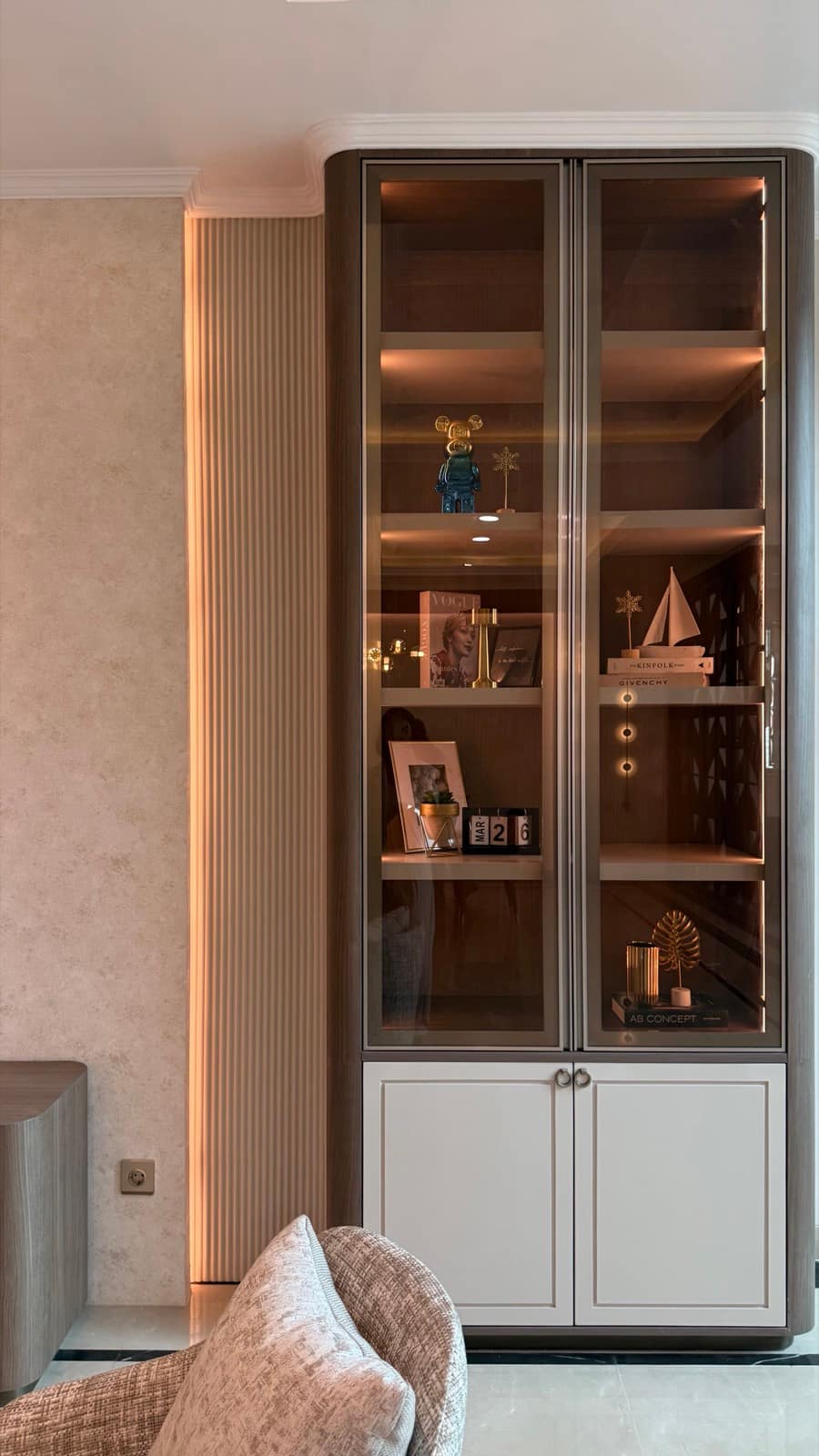 Buaran interior photograph 5