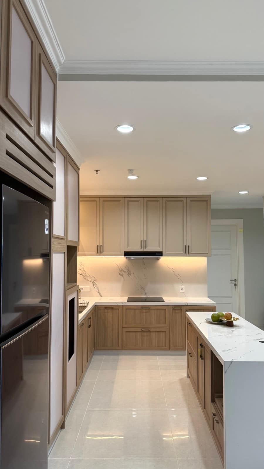 Kedoya Apartment interior photograph 3