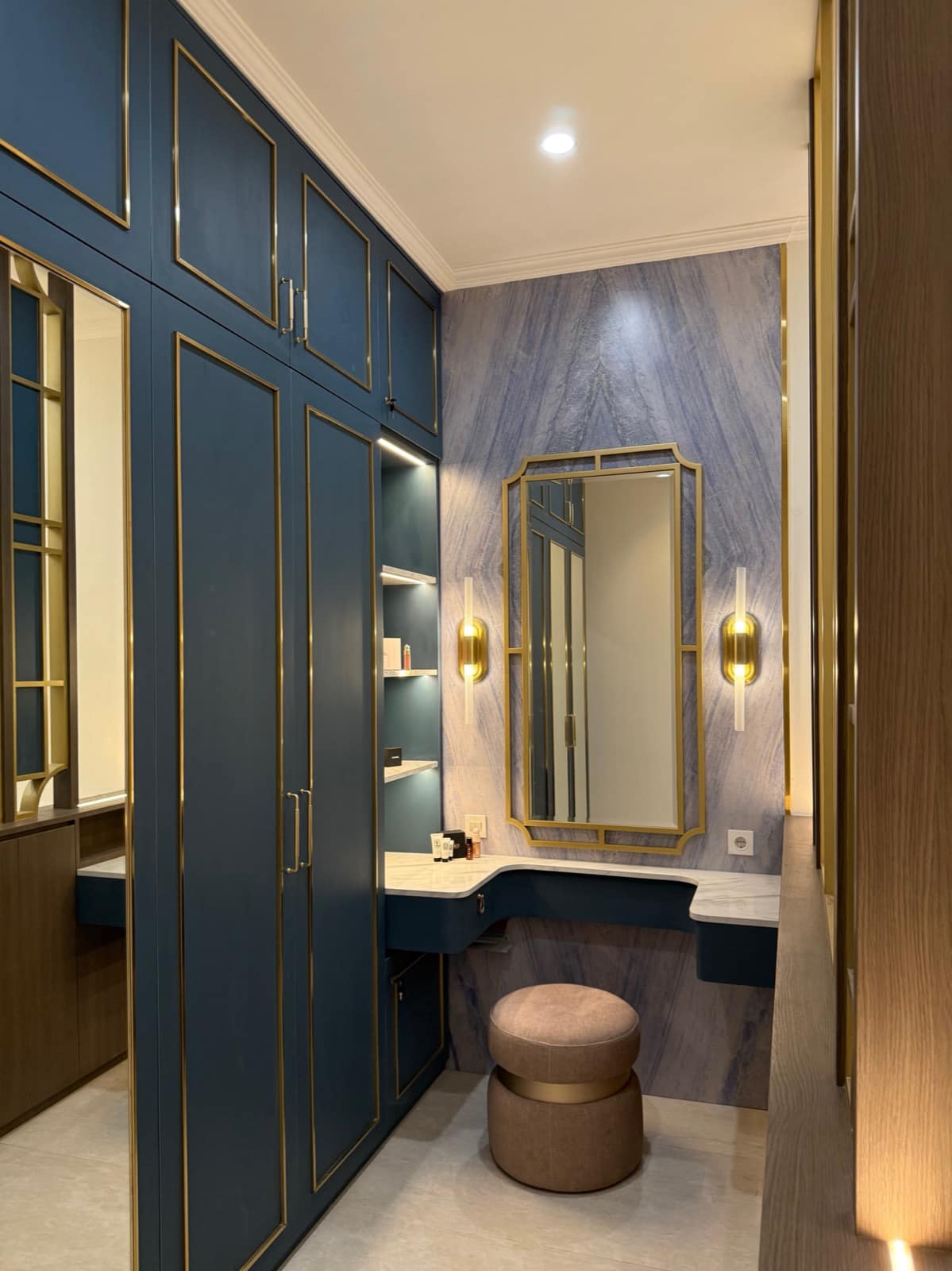Kemang Pratama interior photograph 15