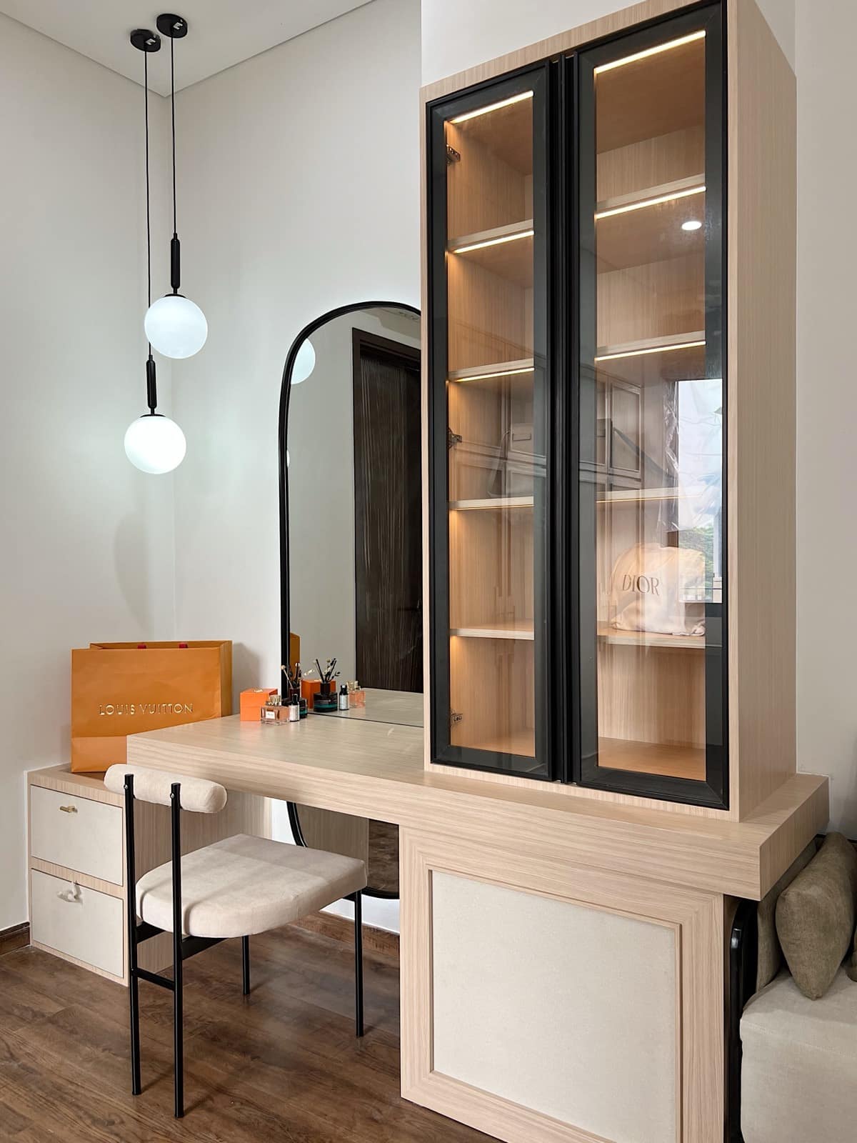 Kiyomi Zora BSD interior photograph 8