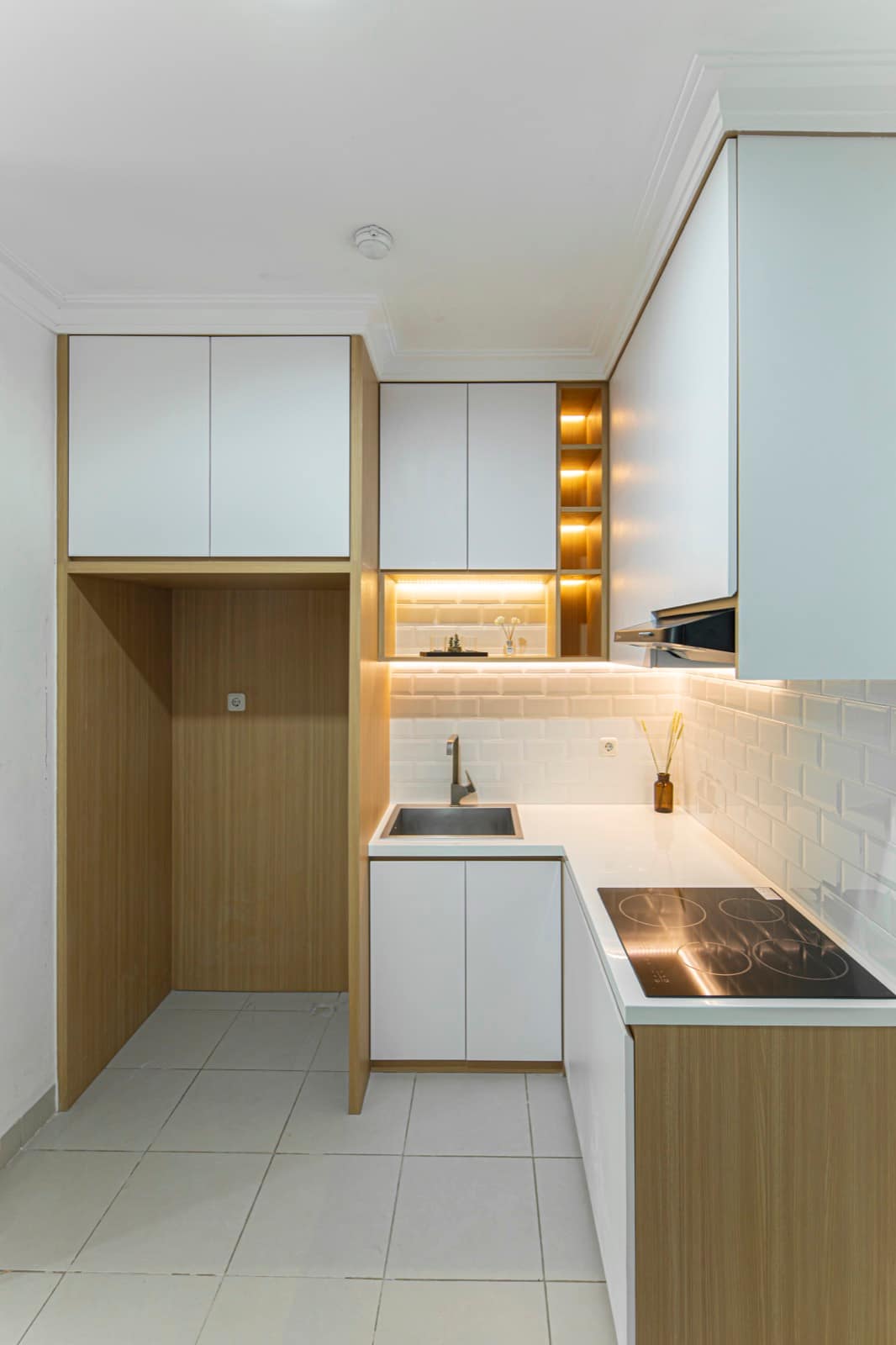 Residence 8 Senopati interior photograph 3