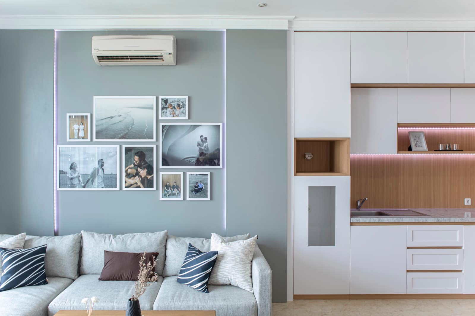 Residence 8 Senopati interior photograph 5