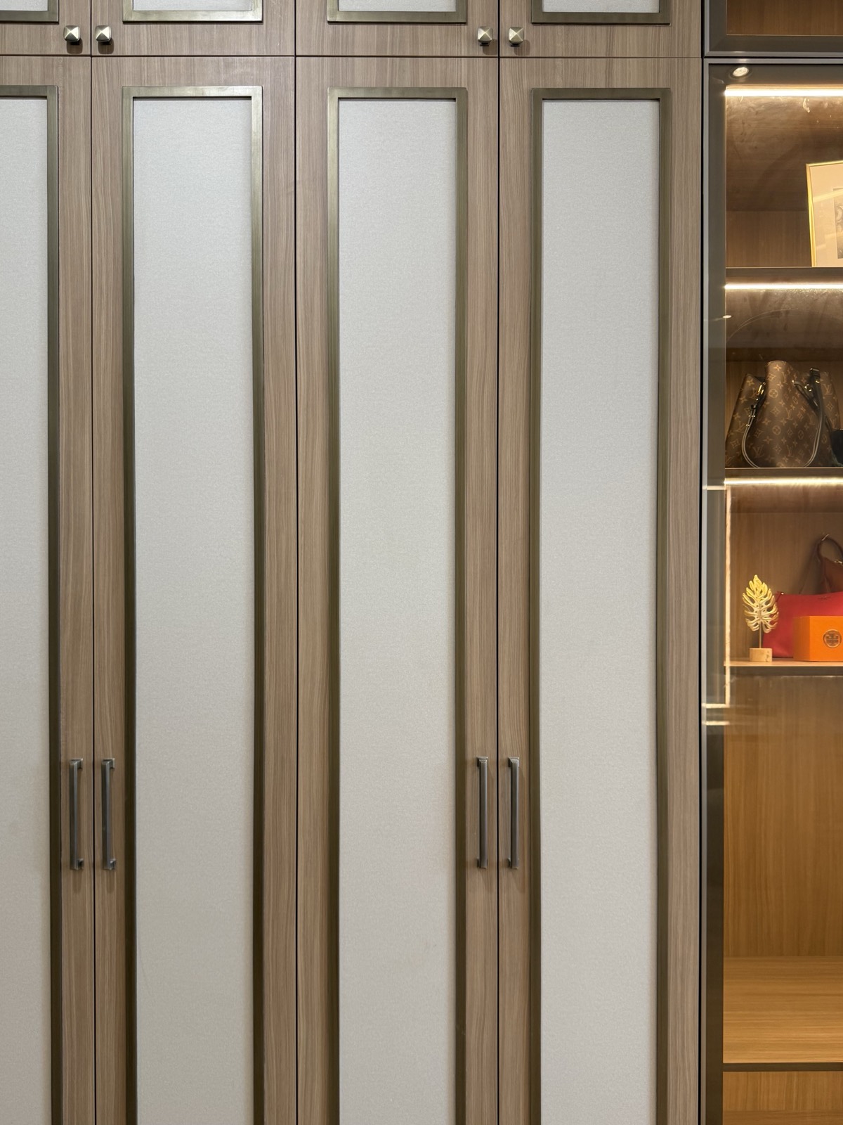 Buaran interior photograph 4