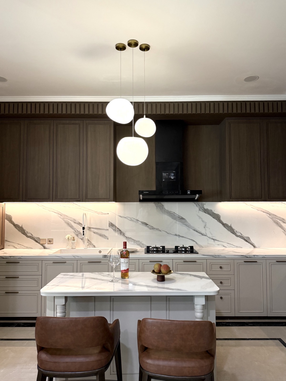 Buaran interior photograph 7