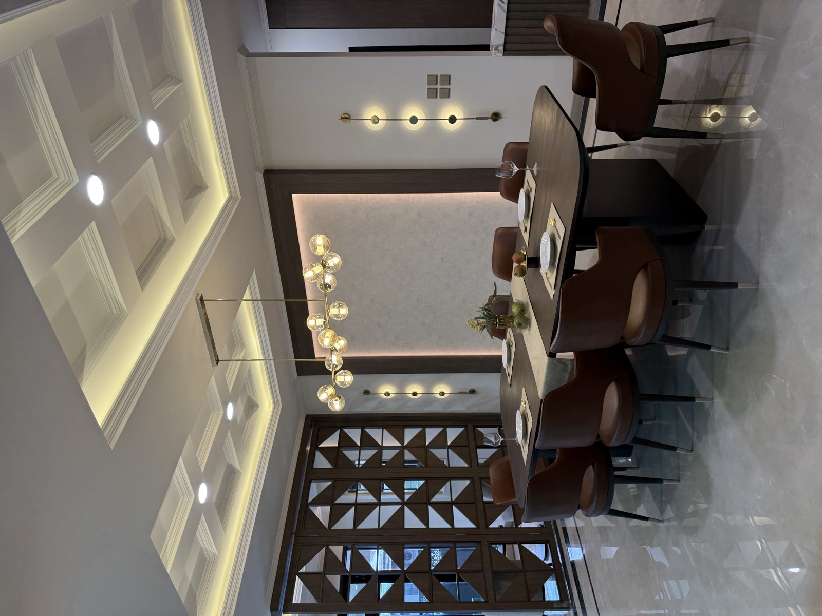 Buaran interior photograph 11