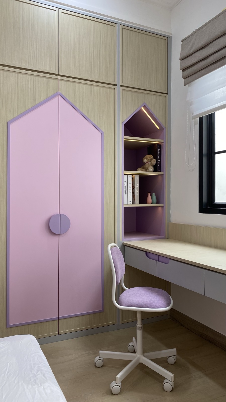 Imperial Gading interior photograph 5