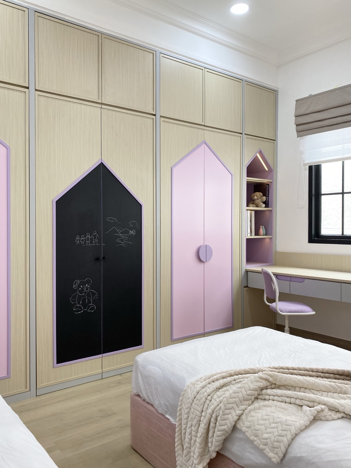 Imperial Gading interior photograph 8