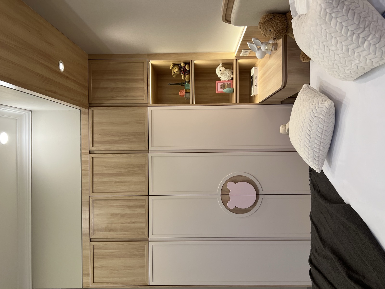 Jagakarsa interior photograph 11