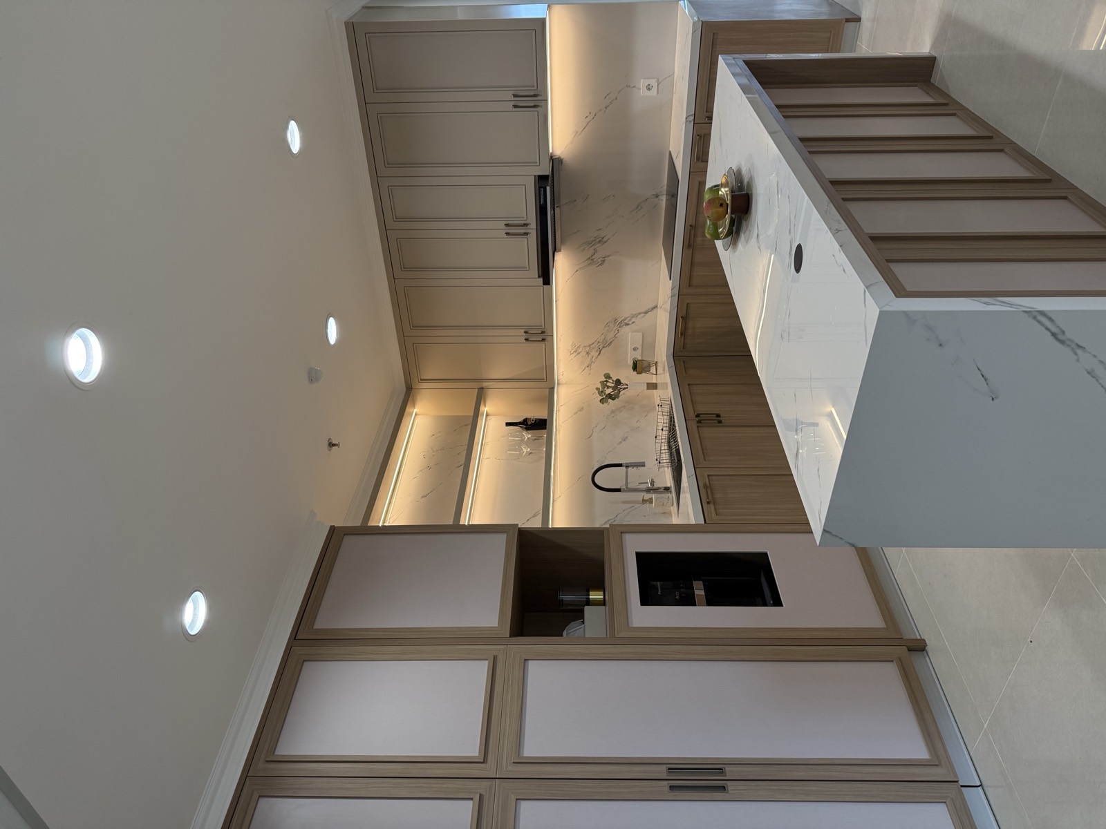 Kedoya Apartment interior photograph 2