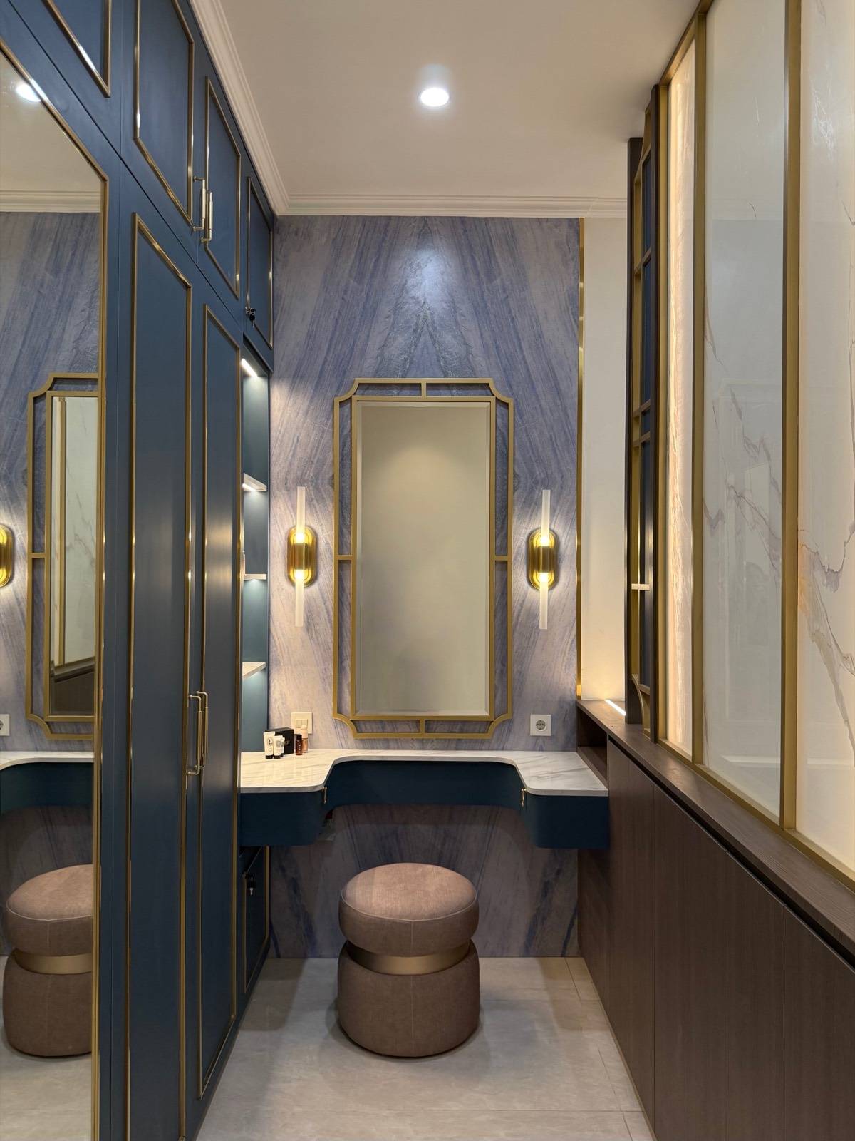 Kemang Pratama interior photograph 14