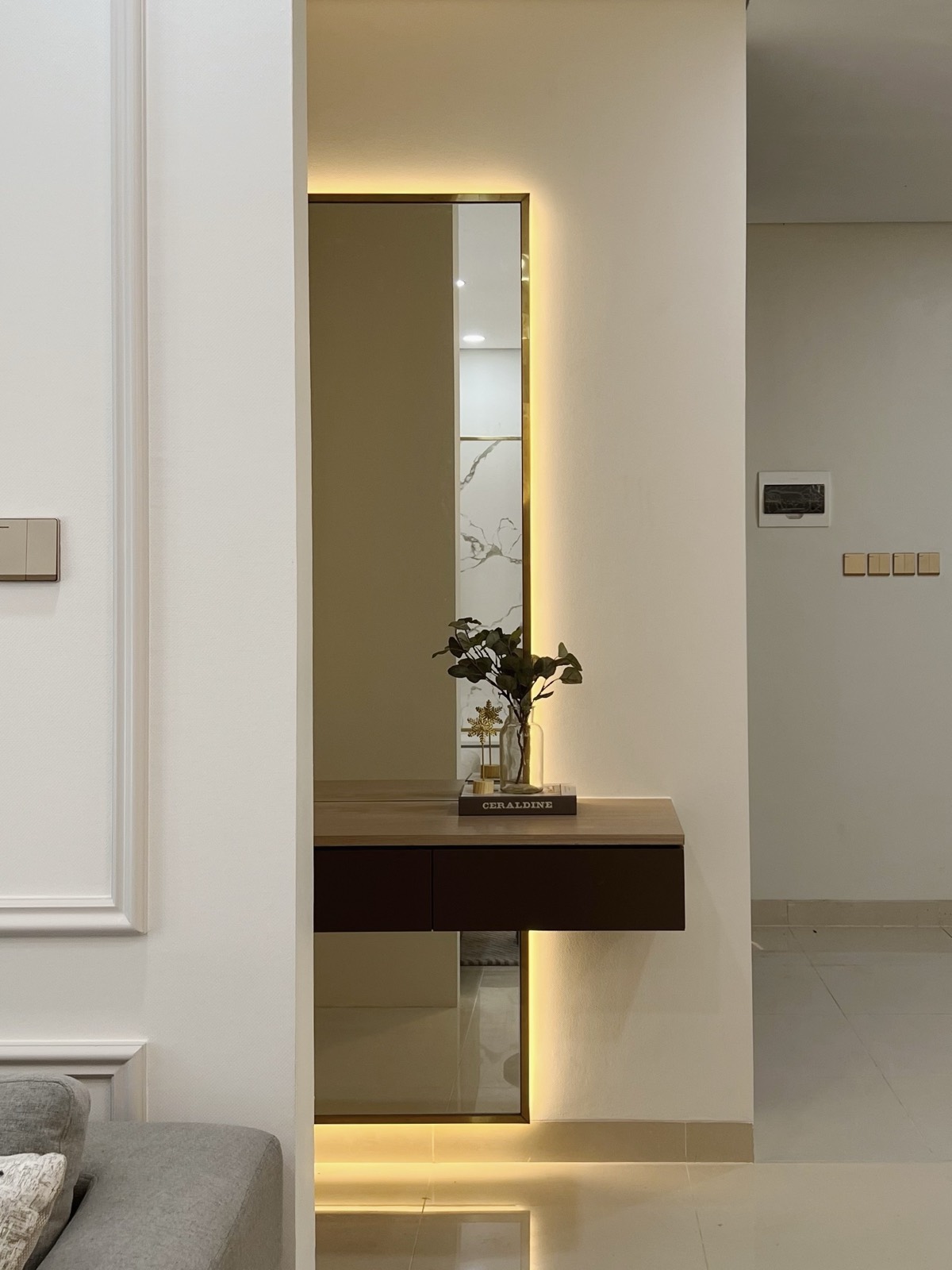Kinaya Andara interior photograph 5
