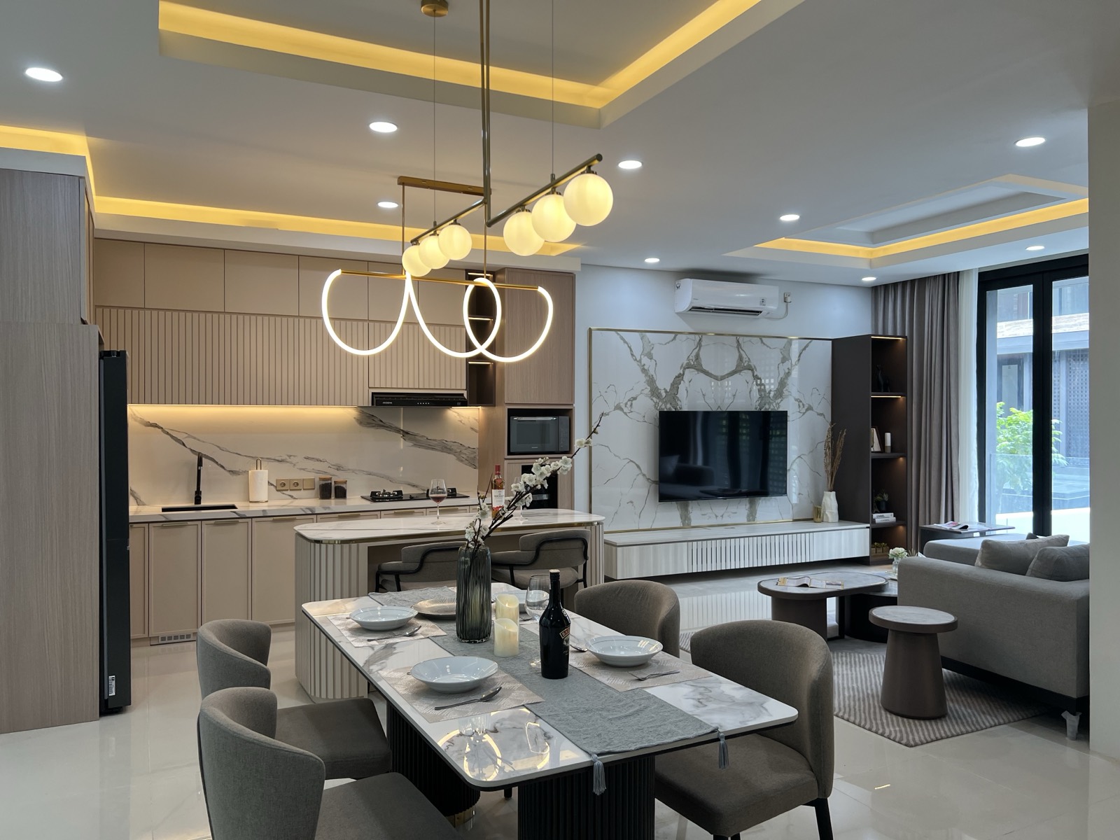 Kinaya Andara interior photograph 6