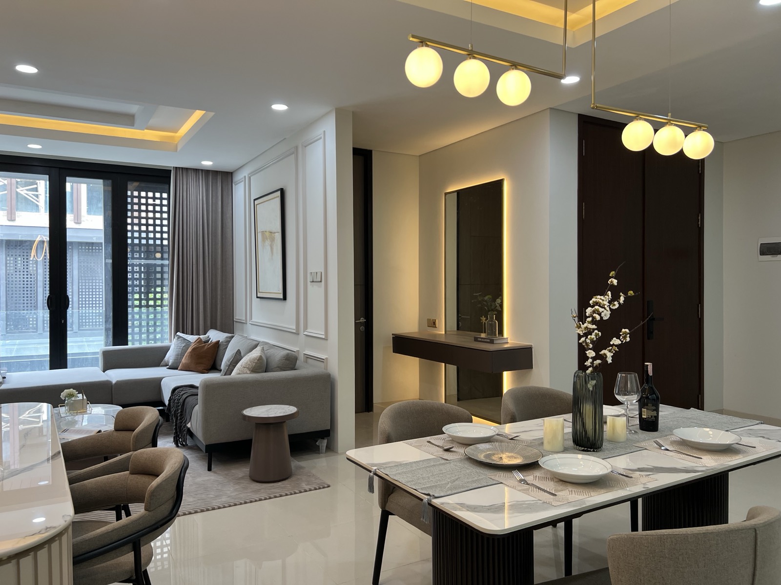 Kinaya Andara interior photograph 7