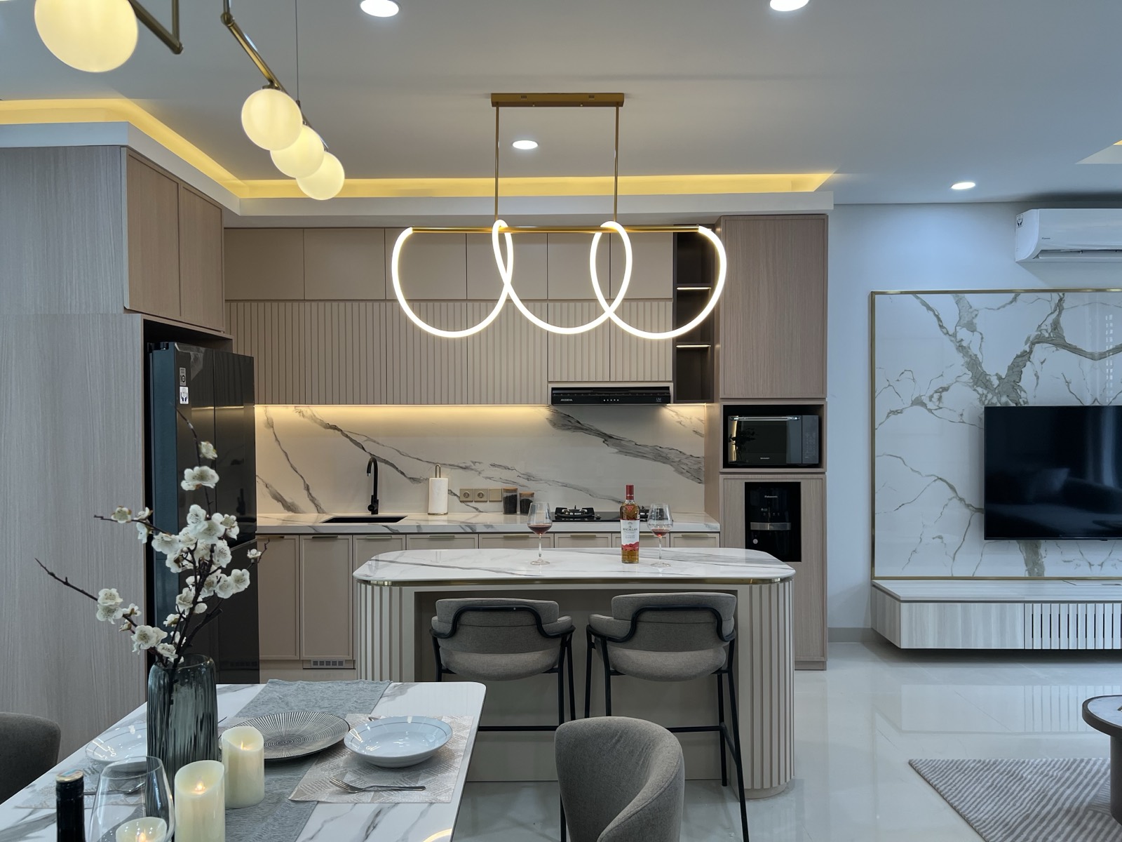 Kinaya Andara interior photograph 9