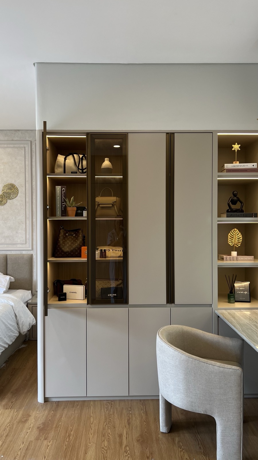 Kinaya Andara interior photograph 12