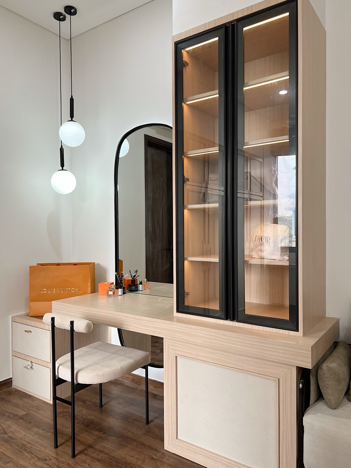 Kiyomi Zora BSD interior photograph 8