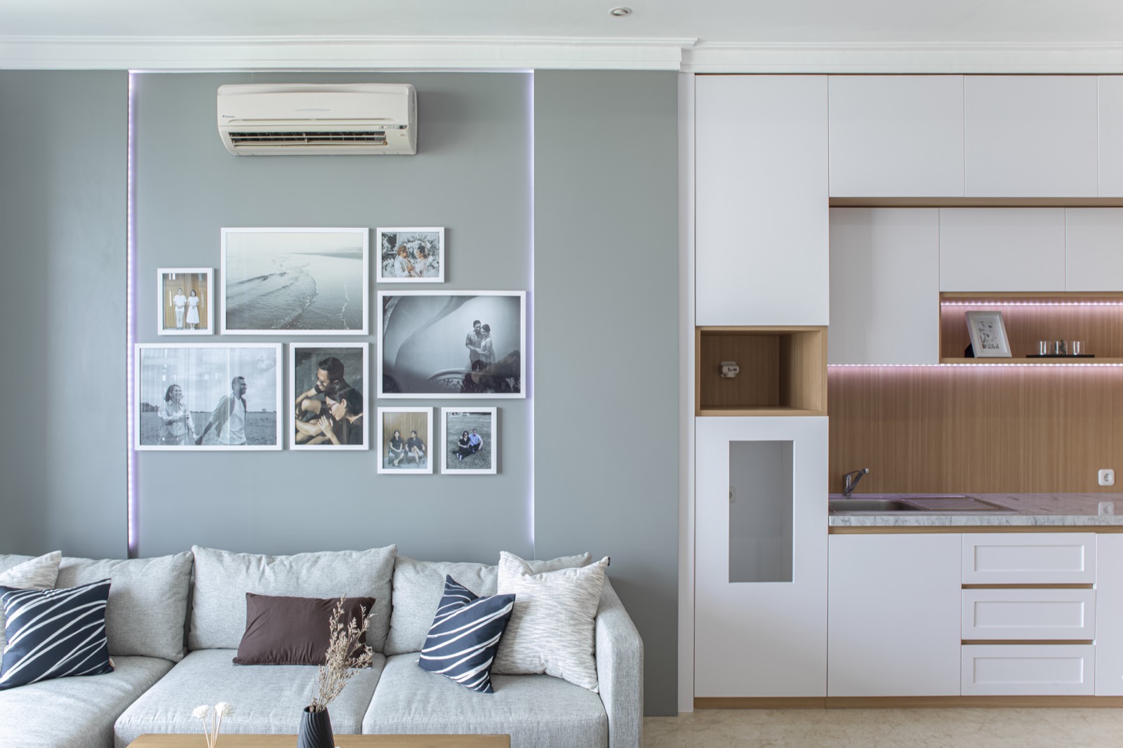 Residence 8 Senopati interior photograph 5